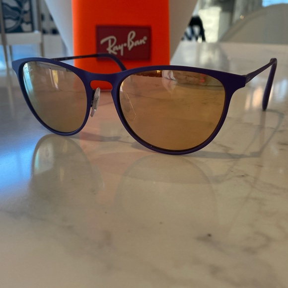 Girls Ray Ban Sunglasses - Picture 3 of 5